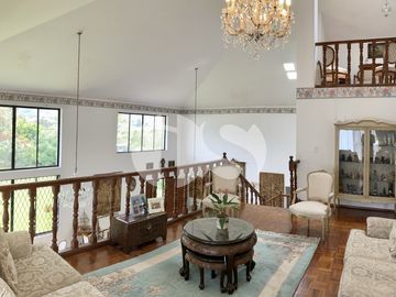 CASA DE LUJO DE VENTA EN CUMBAYA