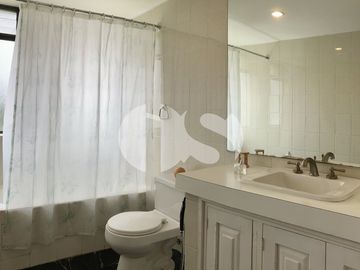 CASA DE LUJO DE VENTA EN CUMBAYA
