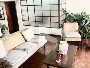 TERRENO DE VENTA CON CASA  SECTOR LA CAROLINA  PARA CONSTRUCTORES