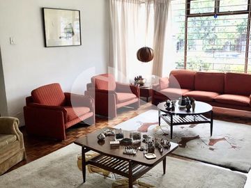 TERRENO DE VENTA CON CASA  SECTOR LA CAROLINA  PARA CONSTRUCTORES