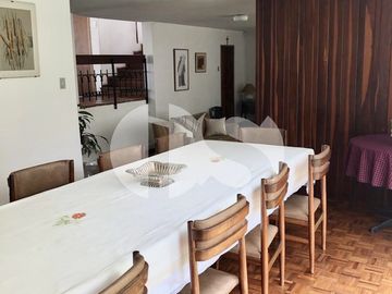 TERRENO DE VENTA CON CASA  SECTOR LA CAROLINA  PARA CONSTRUCTORES