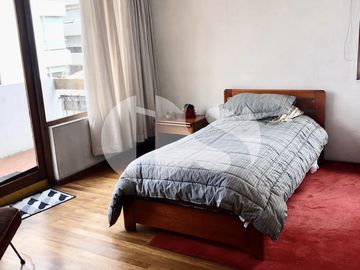 TERRENO DE VENTA CON CASA  SECTOR LA CAROLINA  PARA CONSTRUCTORES