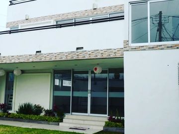 Casa en venta para inversión en Santa Rosa de Lima