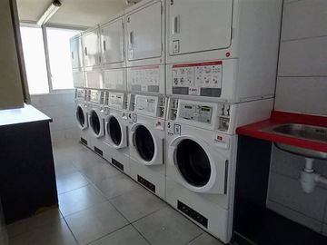 Departamento en Venta en Mario Kreutzberger / San Martín / Santiago Centro