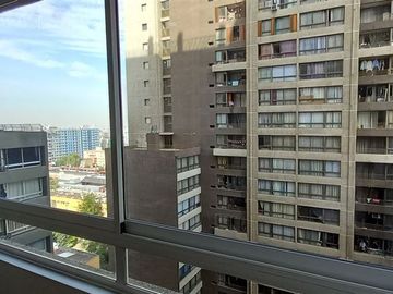 Departamento en Venta en Mario Kreutzberger / San Martín / Santiago Centro