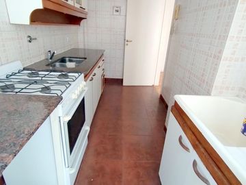 MUY LUMINOSO DOS AMBIENTES CON PATIO EN EXCELENTE ZONA