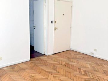MUY LUMINOSO DOS AMBIENTES CON PATIO EN EXCELENTE ZONA