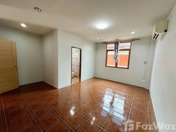 4 Bedroom Villa for sale at Land and Houses Park
