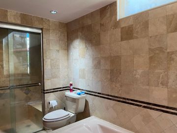 Departamento en Venta en Hacienda De Las Palmas, Huixquilucan, Estado De México