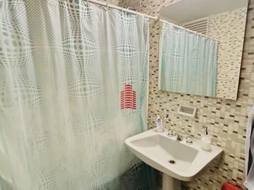 Departamento en Venta de 4 Dormitorios con Cochera, Bº Centro