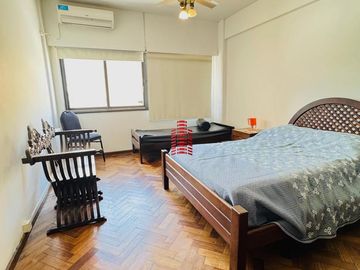 Departamento en Venta de 4 Dormitorios con Cochera, Bº Centro