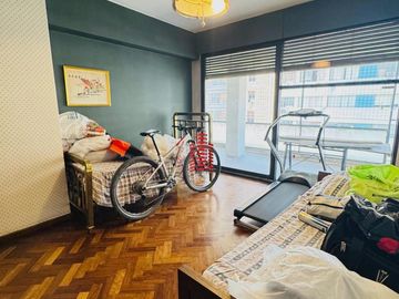 Departamento en Venta de 4 Dormitorios con Cochera, Bº Centro