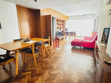 Departamento en Venta de 4 Dormitorios con Cochera, Bº Centro