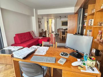 Departamento en Venta de 4 Dormitorios con Cochera, Bº Centro