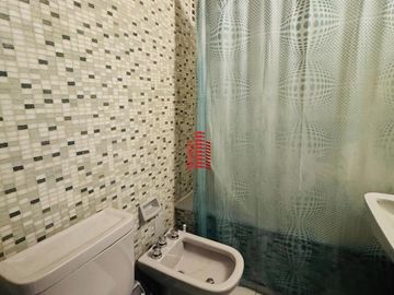 Departamento en Venta de 4 Dormitorios con Cochera, Bº Centro