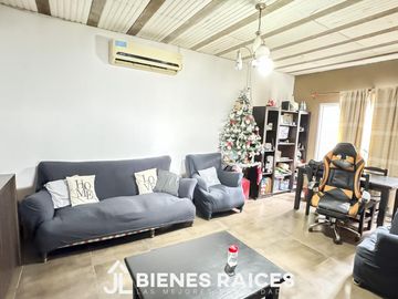 Casa en venta en Los Cardales centro tipo PH