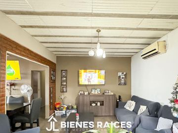 Casa en venta en Los Cardales centro tipo PH
