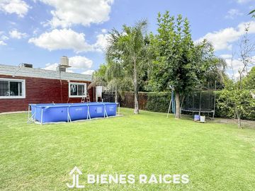 Casa en venta en Los Cardales centro tipo PH