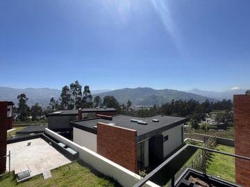Casa de 3 habitaciones con vista y jardín de 241m2