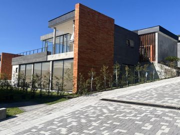 Casa de 3 habitaciones con vista y jardín de 241m2