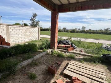 IMPONENTE Casa a Terminar a la venta en Cañuelas