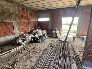 IMPONENTE Casa a Terminar a la venta en Cañuelas