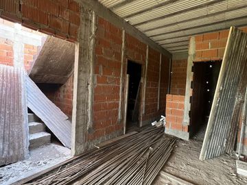 IMPONENTE Casa a Terminar a la venta en Cañuelas