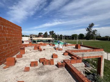 IMPONENTE Casa a Terminar a la venta en Cañuelas