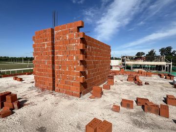 IMPONENTE Casa a Terminar a la venta en Cañuelas