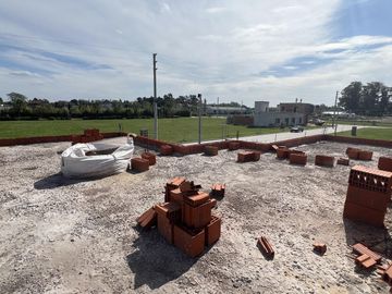 IMPONENTE Casa a Terminar a la venta en Cañuelas