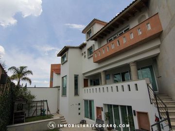 Casa de 4 recamaras  en Prado Largo, Zona Esmeralda