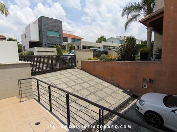 Casa de 4 recamaras  en Prado Largo, Zona Esmeralda