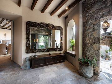 Casa en Venta en San Miguel de Allende: Elegancia y Confort