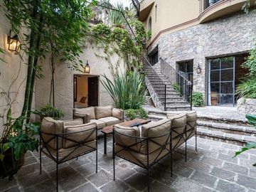 Casa en Venta en San Miguel de Allende: Elegancia y Confort