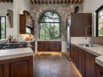 Casa en Venta en San Miguel de Allende: Elegancia y Confort