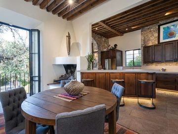 Casa en Venta en San Miguel de Allende: Elegancia y Confort