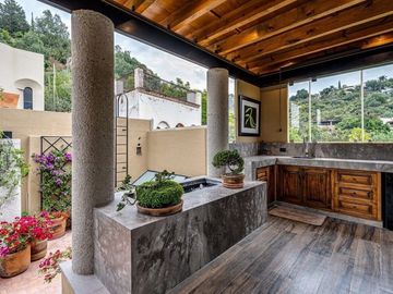Casa en Venta en San Miguel de Allende: Elegancia y Confort