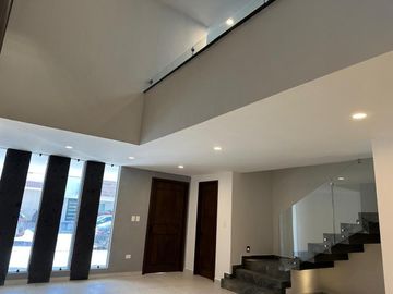 VENTA DE CASA LA ANTIGUA CEMENTERA CUATRO RECAMARAS CON BAÑO COMPLETO CADA UNA