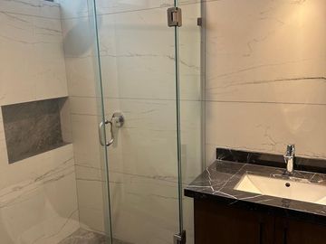 VENTA DE CASA LA ANTIGUA CEMENTERA CUATRO RECAMARAS CON BAÑO COMPLETO CADA UNA