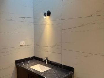 VENTA DE CASA LA ANTIGUA CEMENTERA CUATRO RECAMARAS CON BAÑO COMPLETO CADA UNA