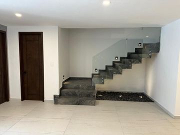VENTA DE CASA LA ANTIGUA CEMENTERA CUATRO RECAMARAS CON BAÑO COMPLETO CADA UNA