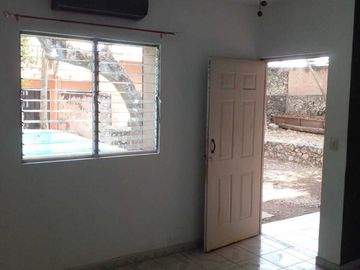 Casa con 4 departamentos a una cuadra del Parque La Plancha