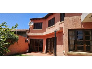 CASA · VENTA · BARRIO PARQUE · 3 DORMITORIOS · PILETA · GODOY CRUZ