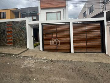VENDO CASA SECTOR SAN PEDRO