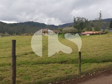 TERRENO EN VENTA SECTOR EL PORTETE, CUENCA