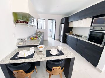 Casas en venta en Parque Santorini, Lomas de Angelópolis. Prototipo de 3 niveles