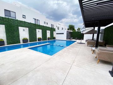 Casas en venta en Parque Santorini, Lomas de Angelópolis. Prototipo de 3 niveles
