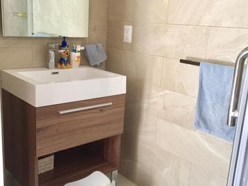 VENTA CASA EN PRIVADA - AV. JUÁREZ - CONTADERO
