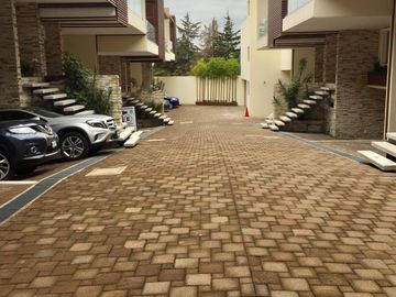 VENTA CASA EN PRIVADA - AV. JUÁREZ - CONTADERO