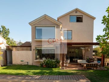 Casa en venta en LA REINA